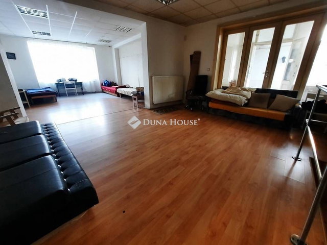 Eladó családi ház, Kiskunfélegyházán 39.9 M Ft, 1 szobás