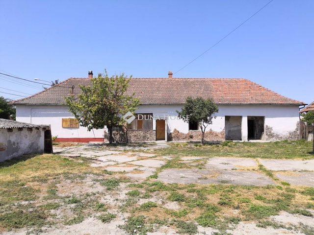 Eladó családi ház, Szabadszálláson 28 M Ft, 3+1 szobás
