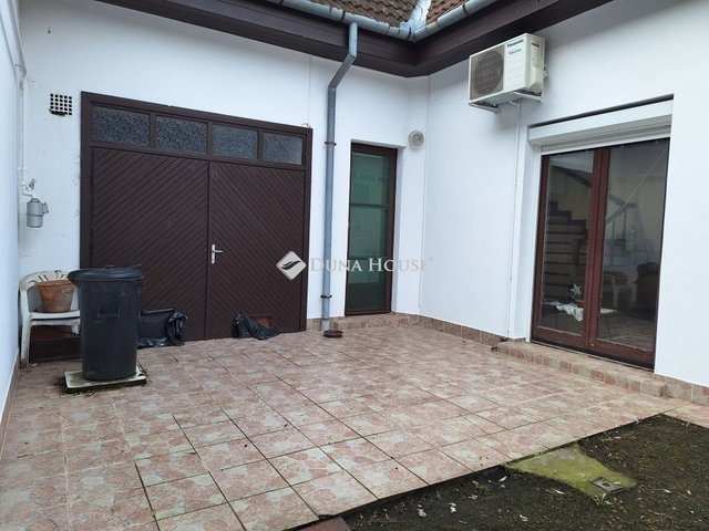 Eladó családi ház, Kecskeméten 88 M Ft, 4 szobás