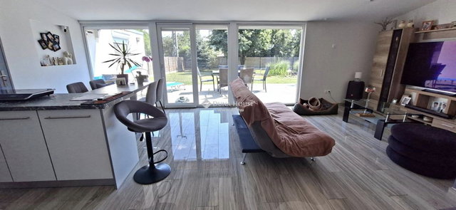 Eladó családi ház, Sén 65 M Ft, 4 szobás / költözzbe.hu