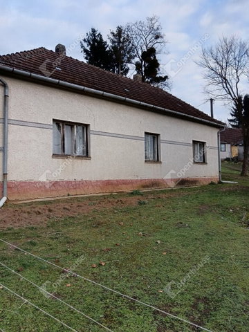 Eladó családi ház, Liszón 19.2 M Ft, 2 szobás