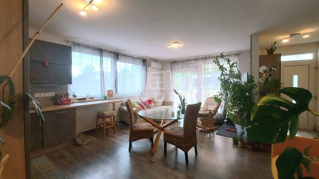 Kiadó ikerház, albérlet, Csömörön 400 E Ft / hó, 1+3 szobás