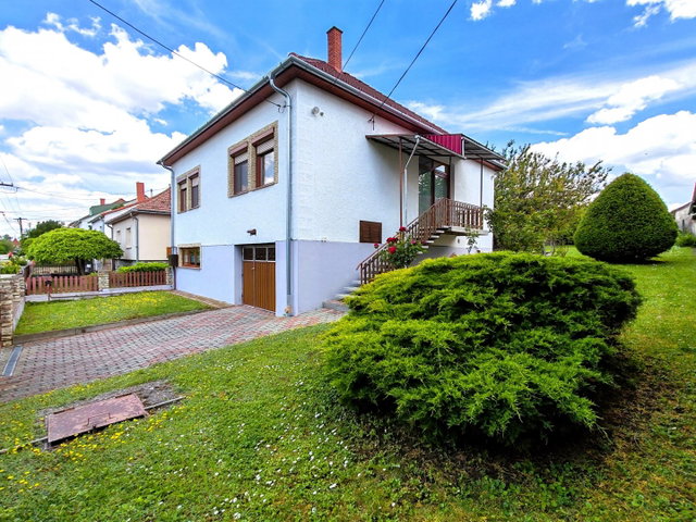 Eladó családi ház, Bonyhádon 75 M Ft, 5 szobás