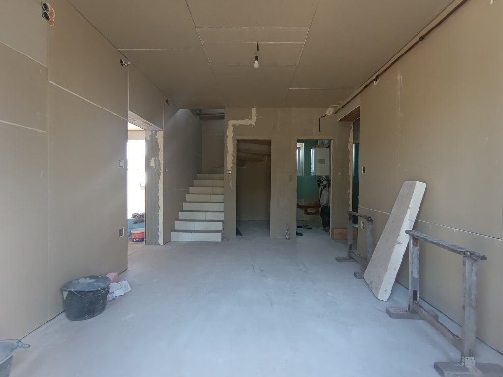6 bed · 186m² · 159.000.000 ft