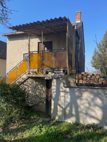 Eladó családi ház, Keszthelyen 37.9 M Ft, 1 szobás