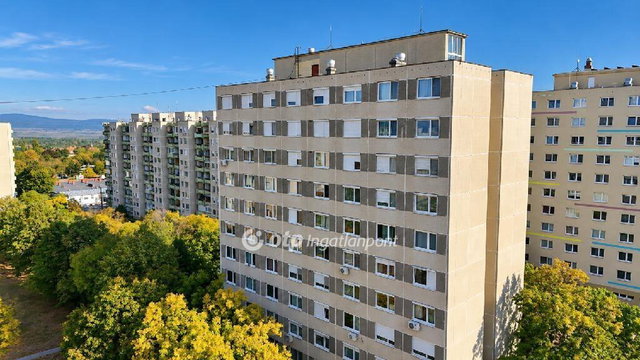 Eladó panellakás, Veszprémben 46.9 M Ft, 2 szobás