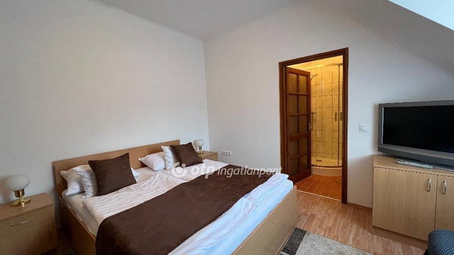 Eladó hotel, Szomolyán 150 M Ft / költözzbe.hu