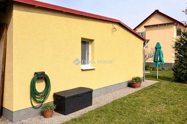 Eladó családi ház, Balatonfűzfőn 149.9 M Ft, 7 szobás