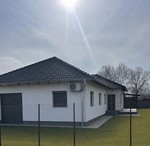 Eladó családi ház, Alsónémediben 119.9 M Ft, 3 szobás