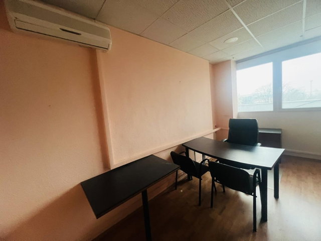 Kiadó iroda, Tatabányán 85 E Ft / hó, 1 szobás
