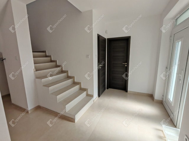 Eladó sorház, Debrecenben 149.999 M Ft, 4 szobás