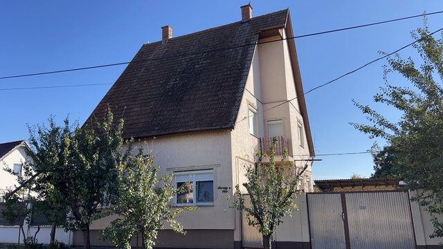 Eladó családi ház, Makón 68.99 M Ft, 5 szobás