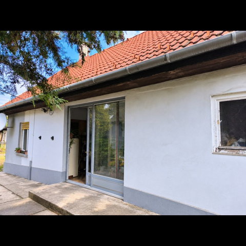Eladó családi ház, Pilisen 42.5 M Ft, 2 szobás