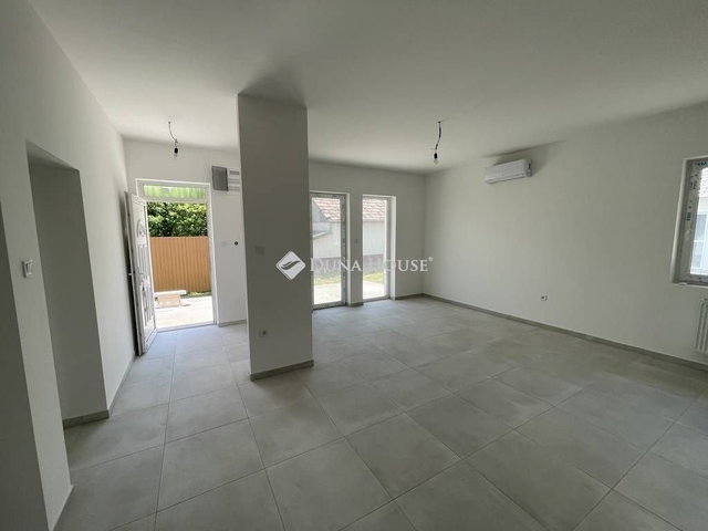 Eladó ikerház, Inárcson 89 M Ft, 4 szobás / költözzbe.hu