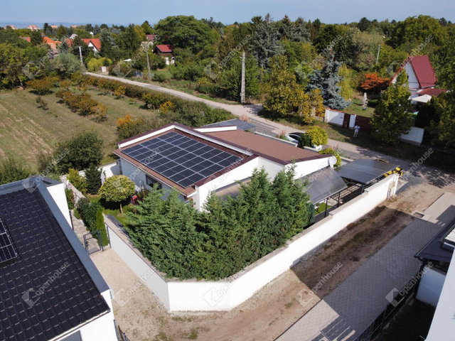 Eladó családi ház, Siófokon 129.9 M Ft, 3 szobás