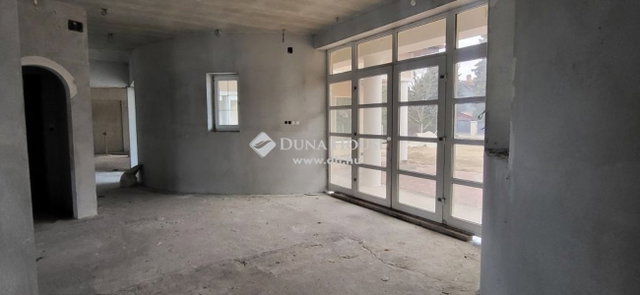 Eladó családi ház, Cegléden 175 M Ft, 4 szobás