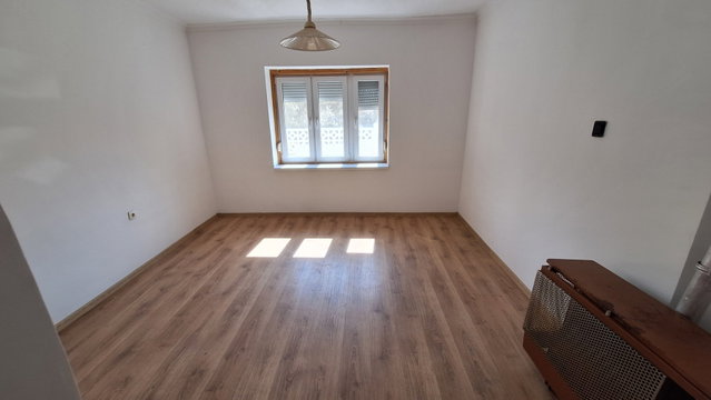 Eladó családi ház, Gödöllőn 75 M Ft, 2 szobás