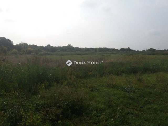 Eladó ipari ingatlan, Ácson, Gyár utcában 15 M Ft