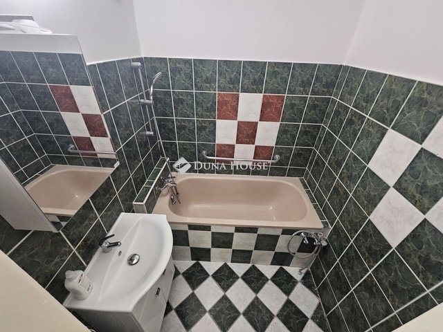 Kiadó panellakás, albérlet, Budapesten, III. kerületben