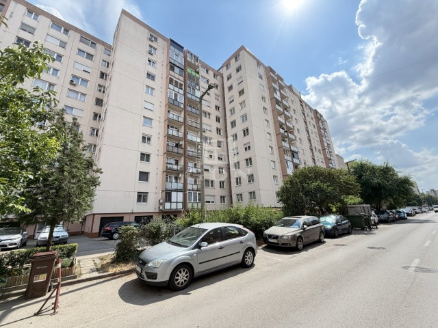 Eladó panellakás, Székesfehérvárott 62 M Ft, 2 szobás