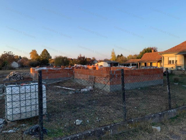 Eladó telek, Tápiószelén 4.9 M Ft / költözzbe.hu