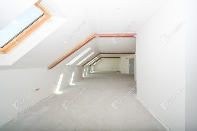 Kiadó iroda, Szegeden 1365 E Ft / hó, 1 szobás
