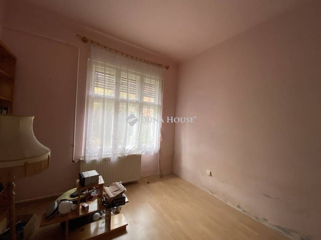 Eladó családi ház, Keszthelyen 98 M Ft, 6 szobás