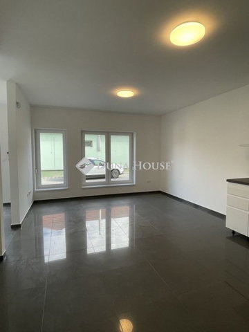 Kiadó téglalakás, albérlet, Sülysápon 265 E Ft / hó, 3 szobás