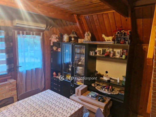 Eladó családi ház, Pakson 9.2 M Ft, 1+1 szobás