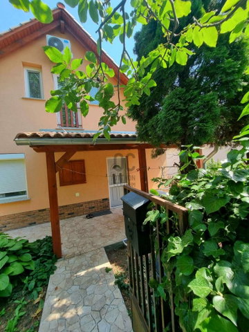 Eladó nyaraló, Balatonvilágoson 139 M Ft, 5 szobás