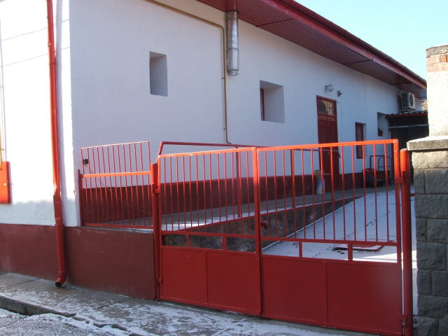 Eladó családi ház, Dunabogdányban 60 M Ft, 3 szobás