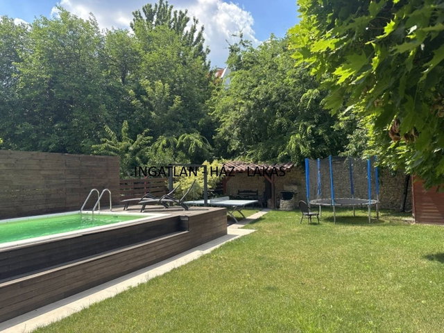 Eladó sorház, Budapesten, XIV. kerületben 249.99 M Ft, 6 szobás