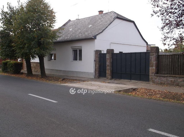 Eladó családi ház, Gyöngyösön 48.9 M Ft, 2+1 szobás