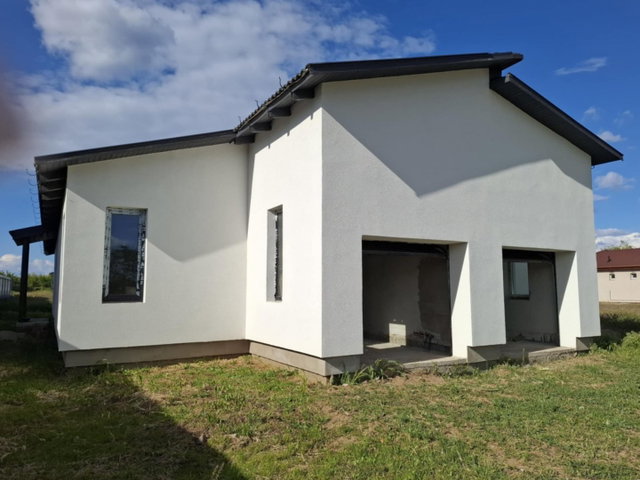 Eladó ikerház, Nyíregyházán 80 M Ft, 3 szobás