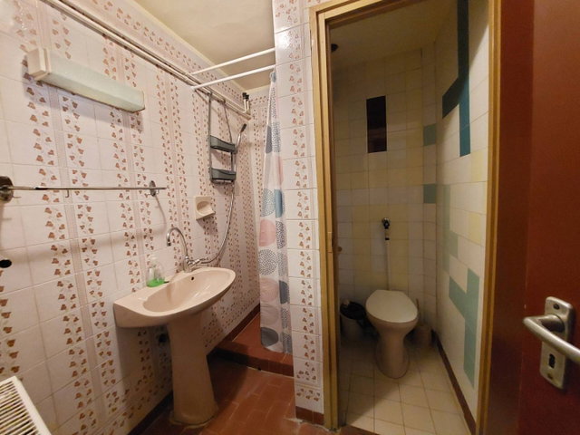 Eladó családi ház, Esztergomban 130 M Ft, 9 szobás