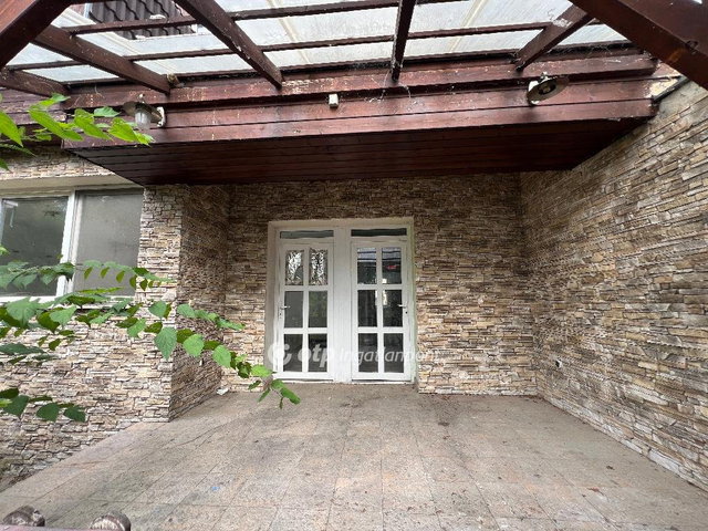Eladó ikerház, Budapesten, XIV. kerületben 264.9 M Ft, 5 szobás