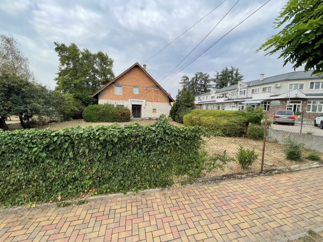 Eladó családi ház, Alsóörsön 199 M Ft, 8 szobás