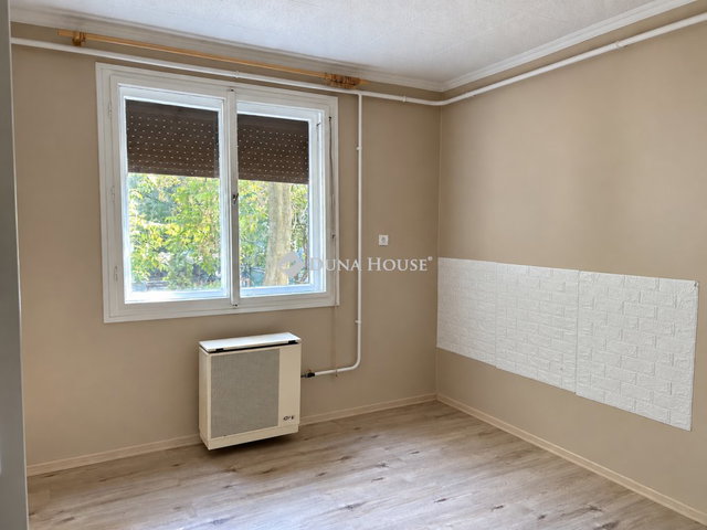 Eladó téglalakás, Kalocsán 32 M Ft, 2 szobás