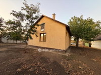 Eladó családi ház, Földesen 23.9 M Ft, 1+2 szobás