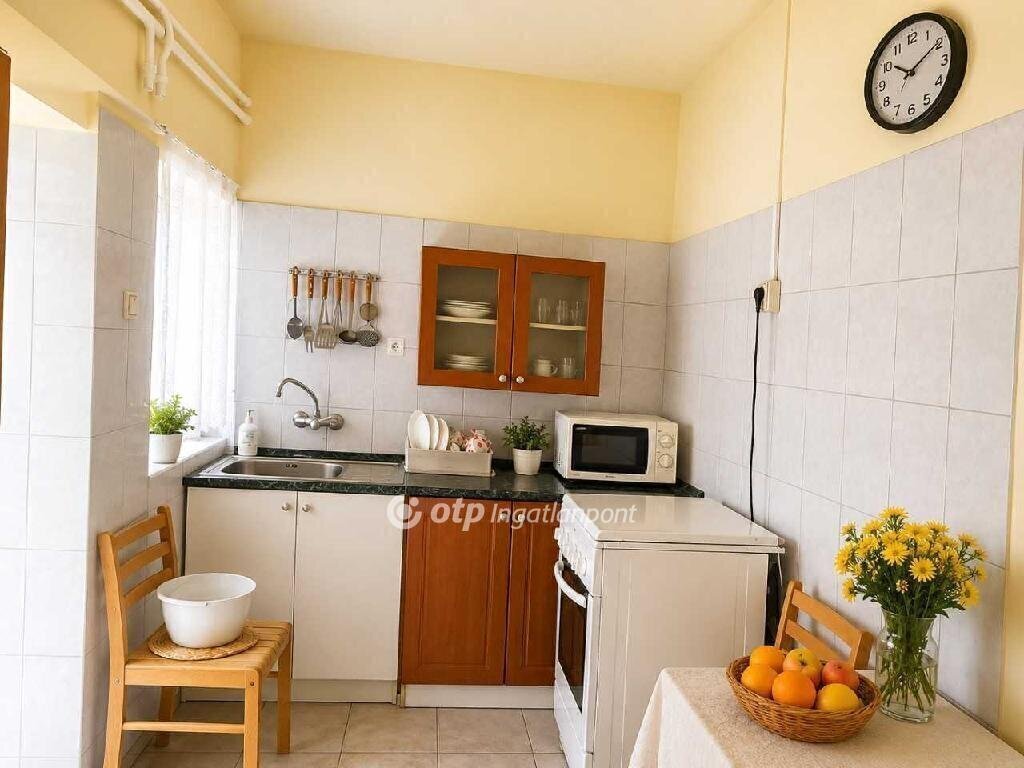 2 bed · 840m² · 28.000.000 ft
