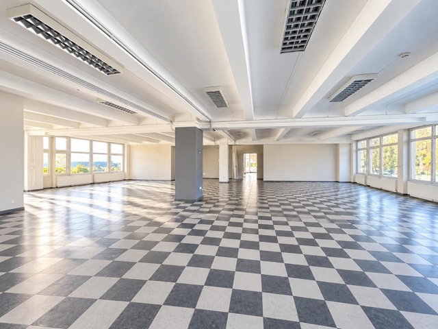 Kiadó ipari ingatlan, Szegeden 2600 E Ft / hó