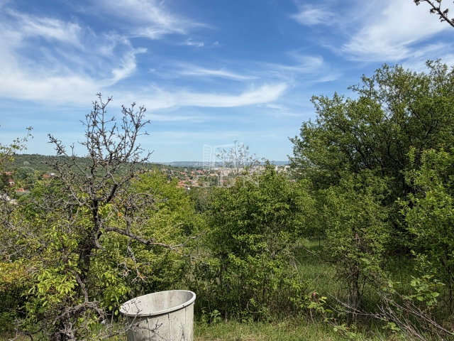 Eladó telek, Budapesten, III. kerületben 54.9 M Ft