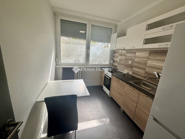 Eladó téglalakás, Tatabányán, Szent György utcában 29.5 M Ft
