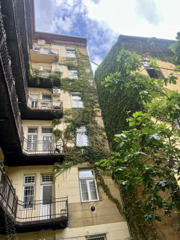 Eladó téglalakás, Budapesten, VI. kerületben 62.5 M Ft, 2 szobás
