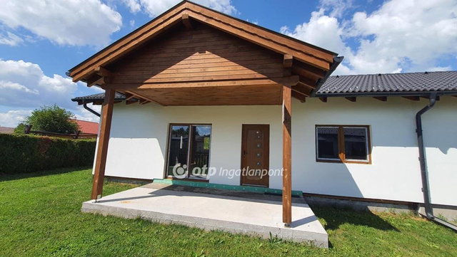 Eladó ikerház, Balatonmáriafürdőn 45 M Ft, 1+2 szobás