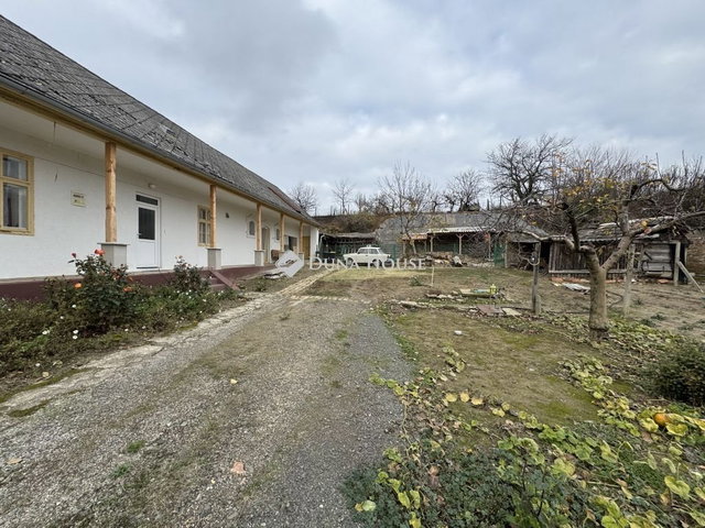 Eladó családi ház, Harcon 32 M Ft, 3 szobás
