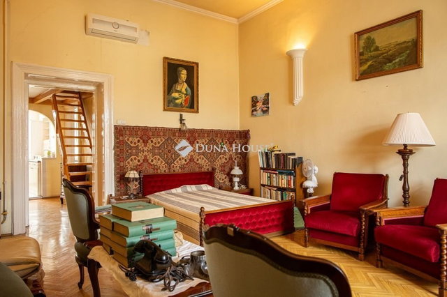 Eladó téglalakás, Budapesten, V. kerületben 98 M Ft, 1 szobás