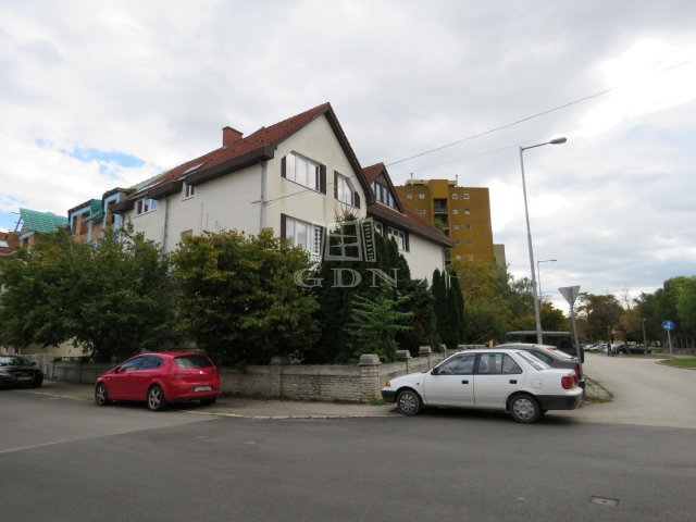 Kiadó iroda, Székesfehérvárott 155 E Ft / hó, 1 szobás
