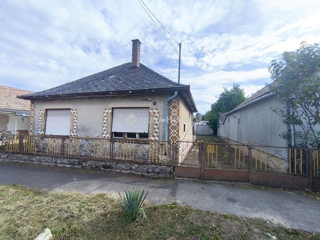 Eladó családi ház, Csomában 14.9 M Ft, 5 szobás