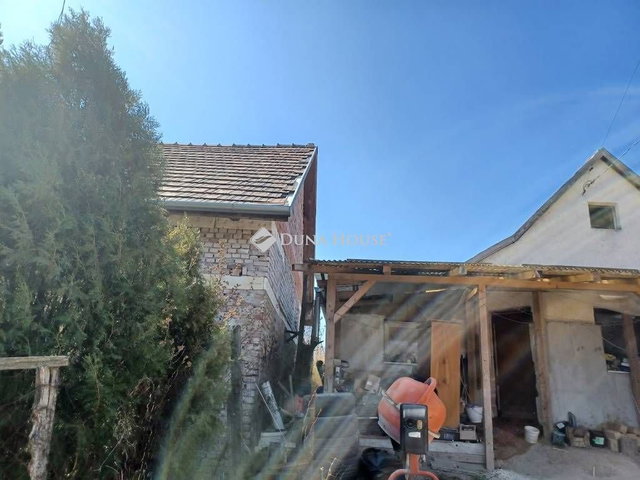 Eladó családi ház, Mányon 18.5 M Ft, 3 szobás